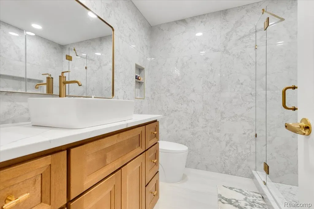 45761 Gable Drive Macomb Township MI 48044
