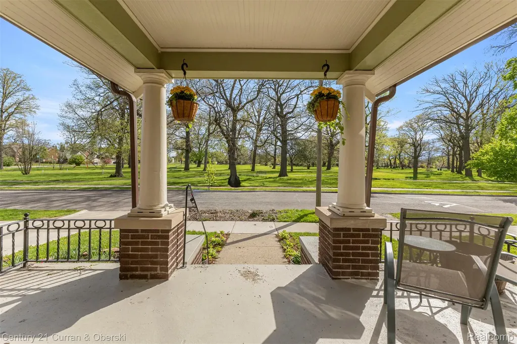 4815 Iroquois Street Detroit City MI 48214