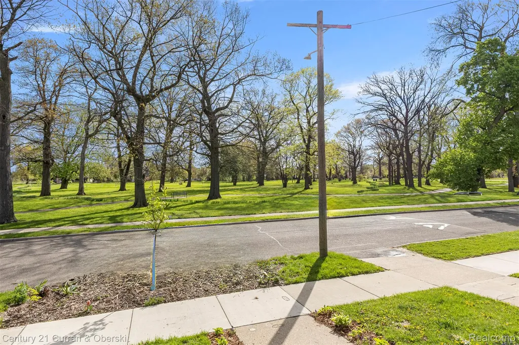 4815 Iroquois Street Detroit City MI 48214