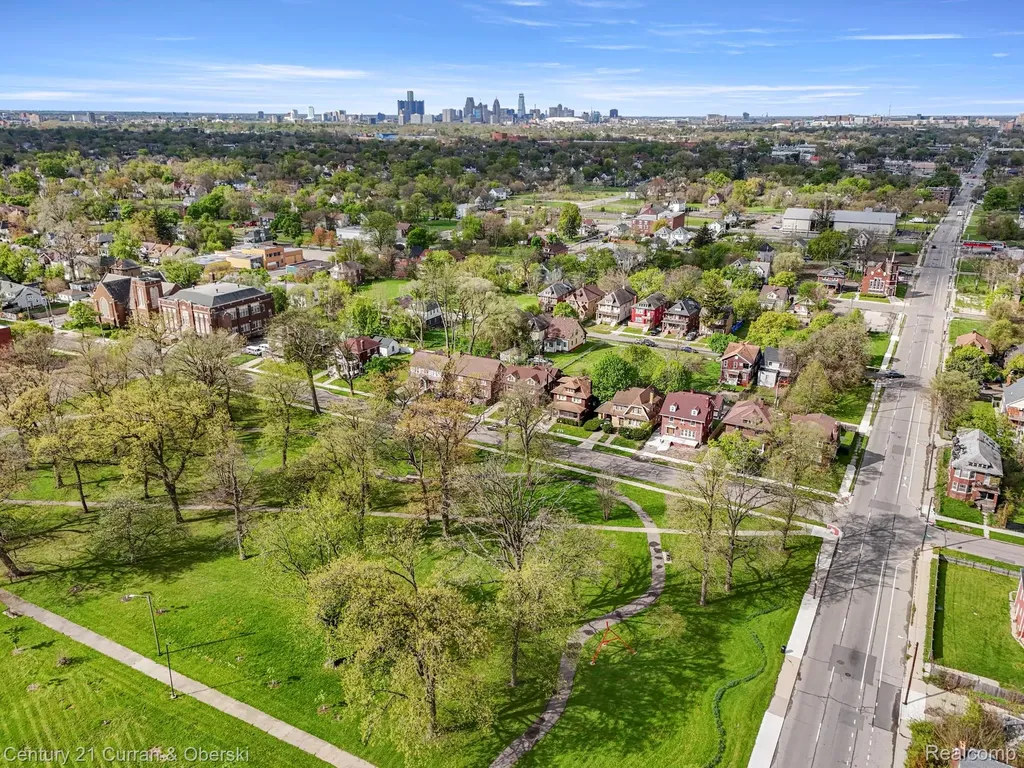 4815 Iroquois Street Detroit City MI 48214