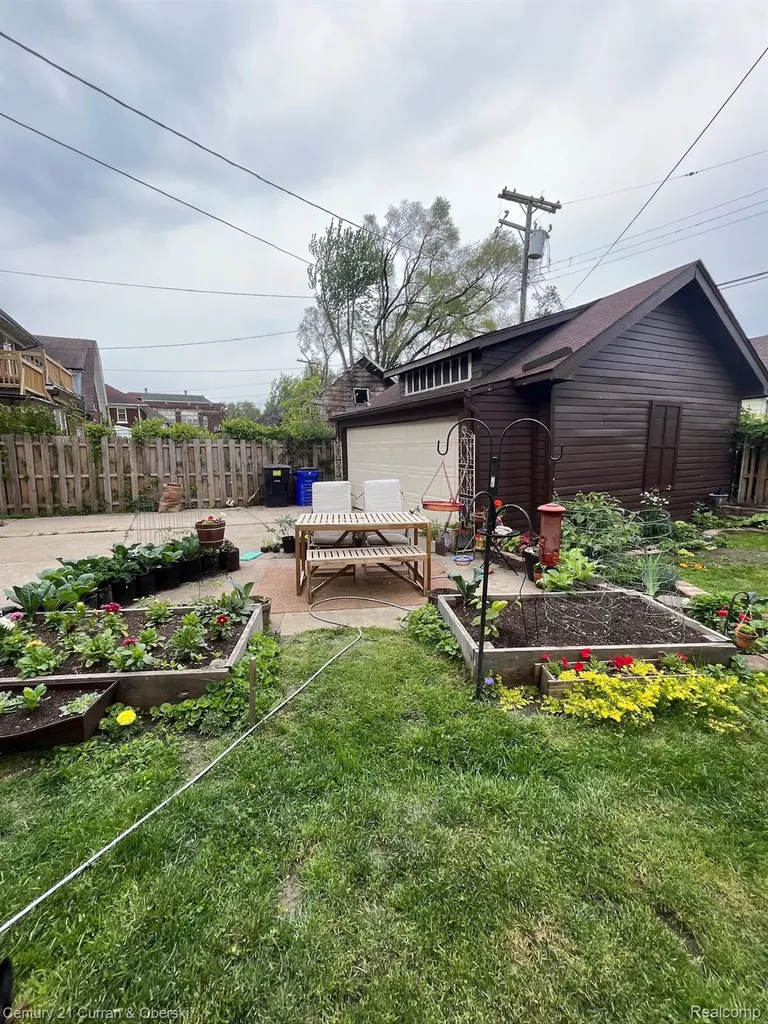 4815 Iroquois Street Detroit City MI 48214