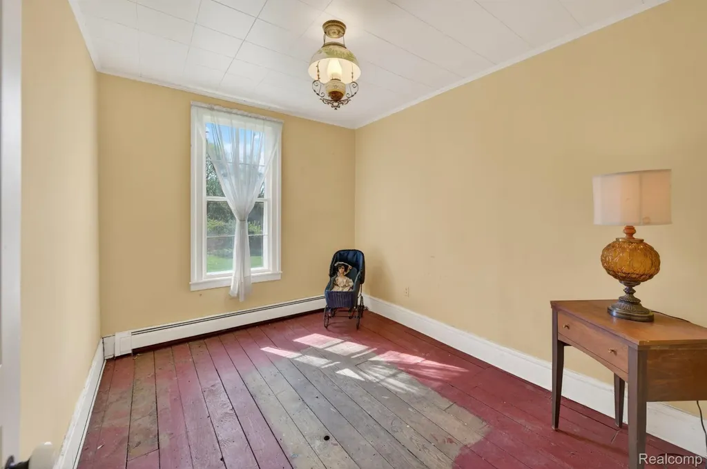 13278 9 Mile Road Green Oak Township MI 48178