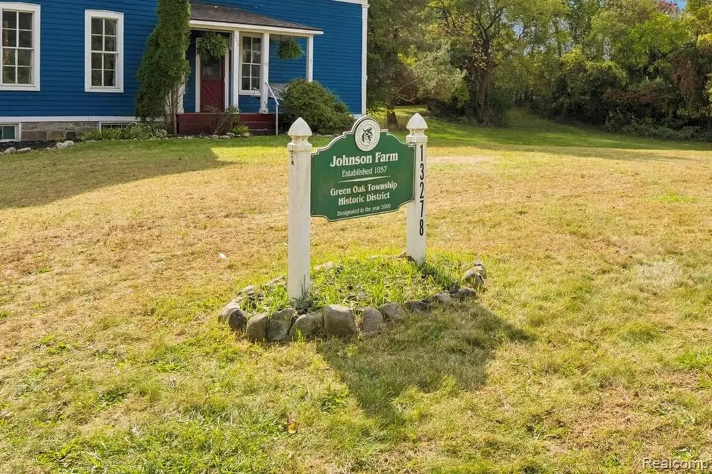 13278 9 Mile Road Green Oak Township MI 48178