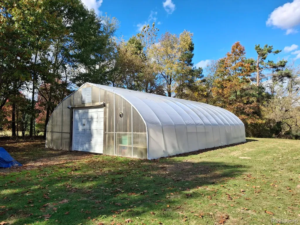13278 9 Mile Road Green Oak Township MI 48178