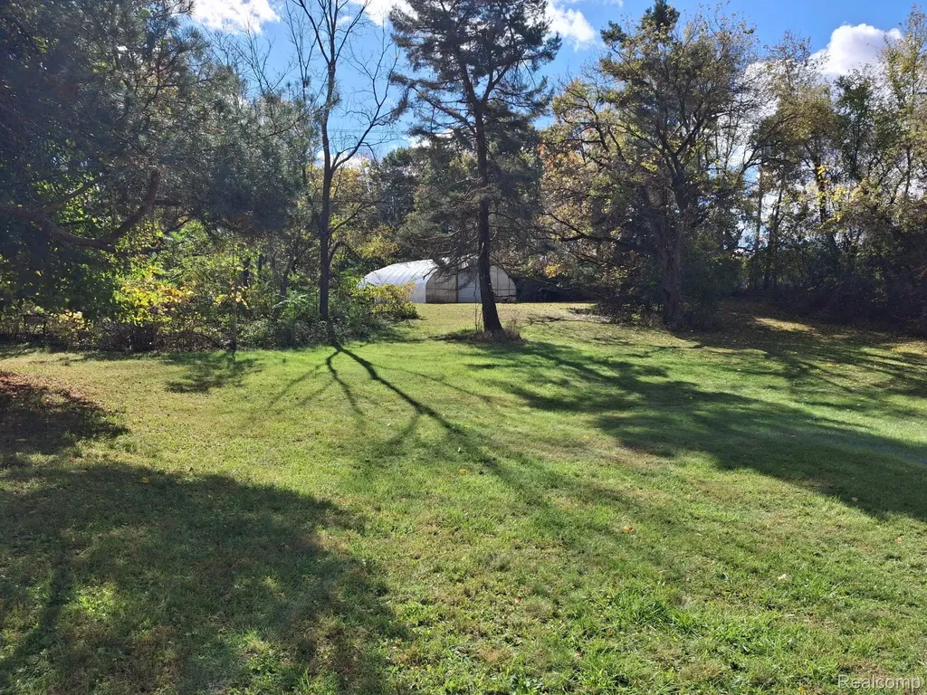 13278 9 Mile Road Green Oak Township MI 48178