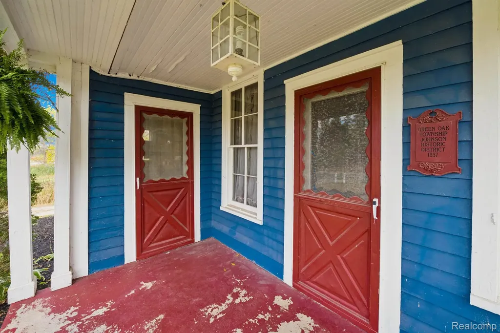 13278 9 Mile Road Green Oak Township MI 48178