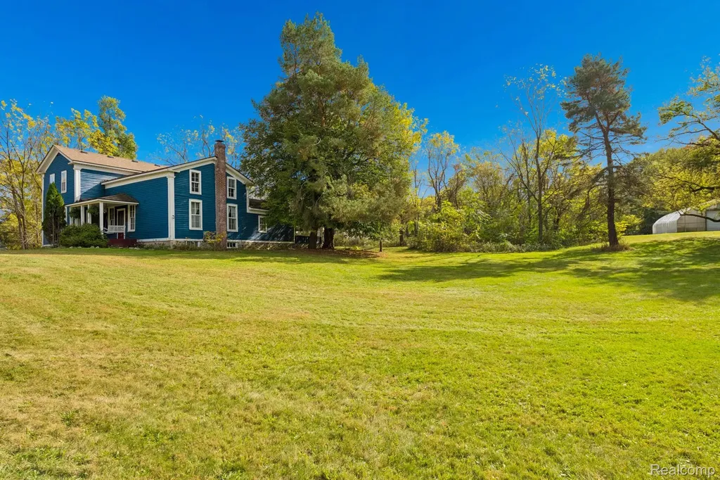 13278 9 Mile Road Green Oak Township MI 48178