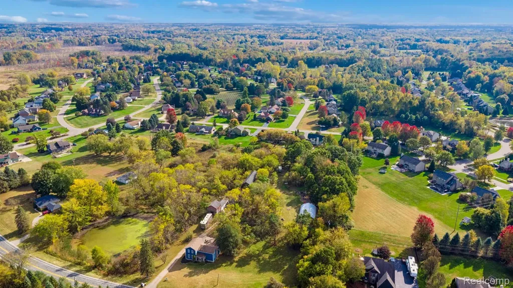 13278 9 Mile Road Green Oak Township MI 48178