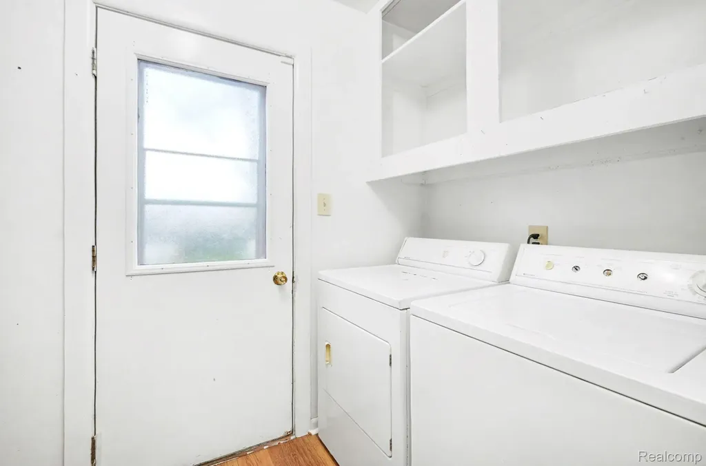 74 E Colgate Avenue Pontiac City MI 48340