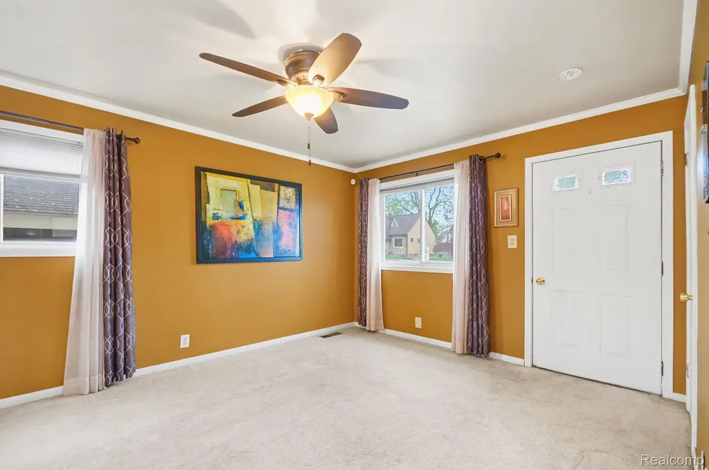 74 E Colgate Avenue Pontiac City MI 48340