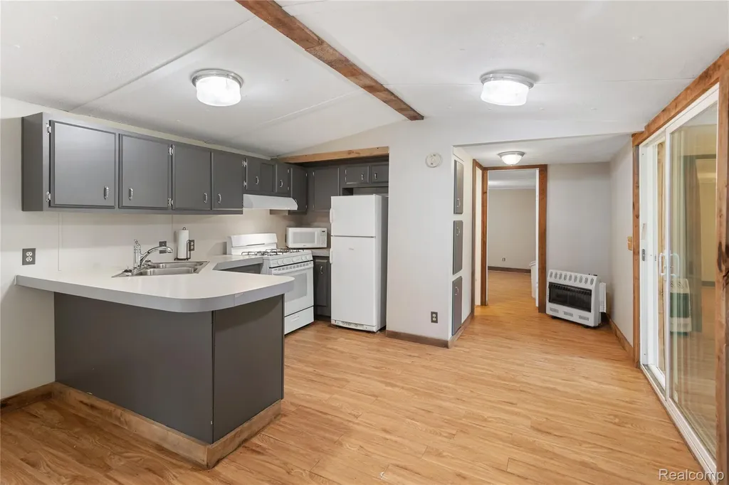 5960 N Trail SE Orange Township MI 49646
