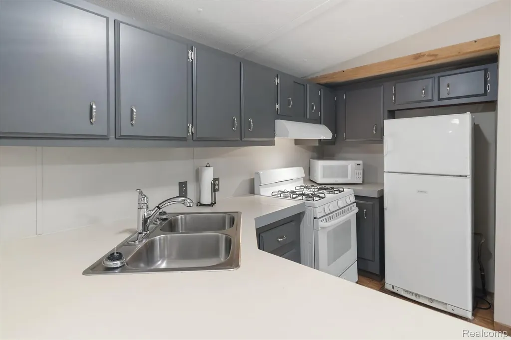 5960 N Trail SE Orange Township MI 49646