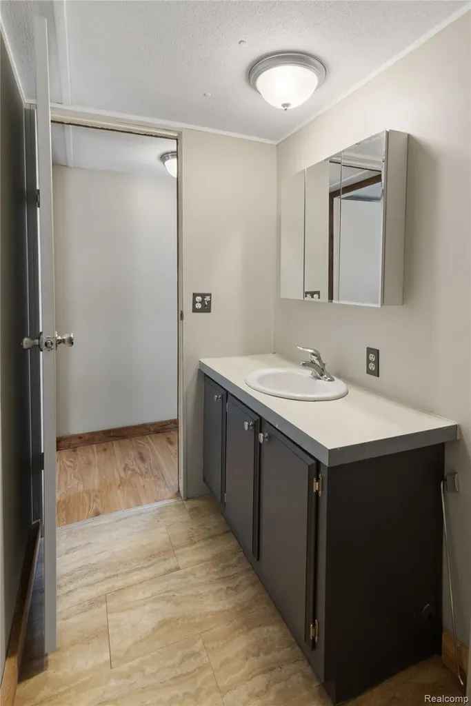 5960 N Trail SE Orange Township MI 49646