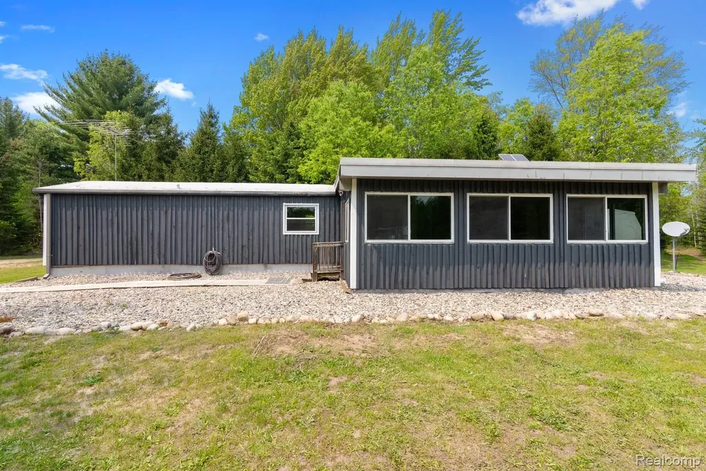 5960 N Trail SE Orange Township MI 49646