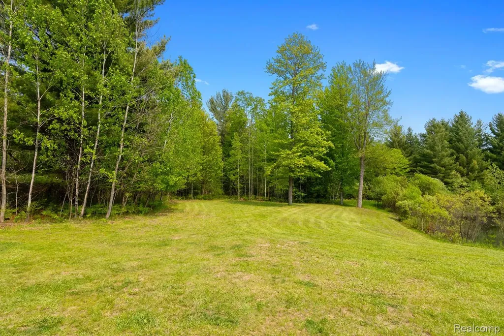5960 N Trail SE Orange Township MI 49646