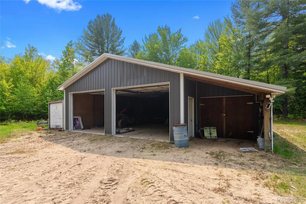 5960 N Trail SE Orange Township MI 49646