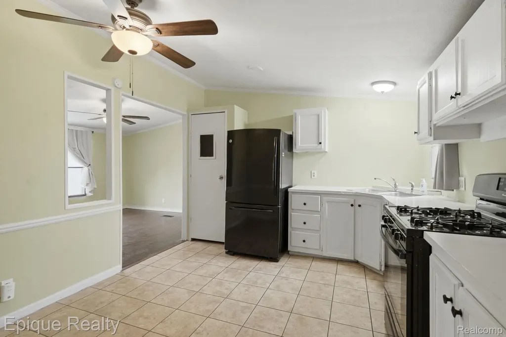 135 Hunters Rill Drive Lapeer City MI 48446