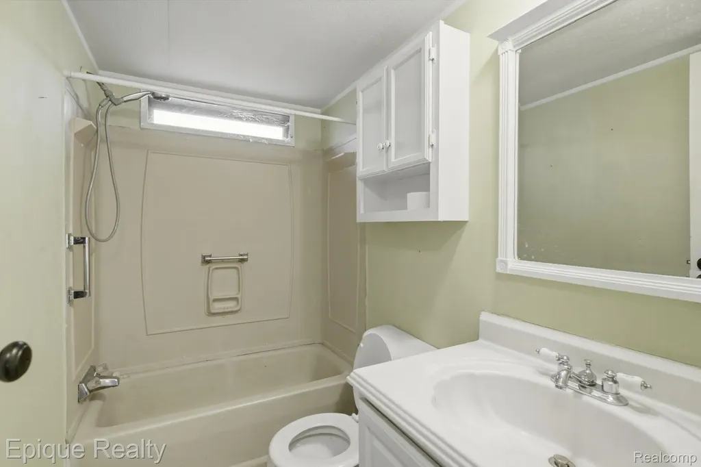 135 Hunters Rill Drive Lapeer City MI 48446