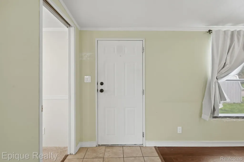 135 Hunters Rill Drive Lapeer City MI 48446