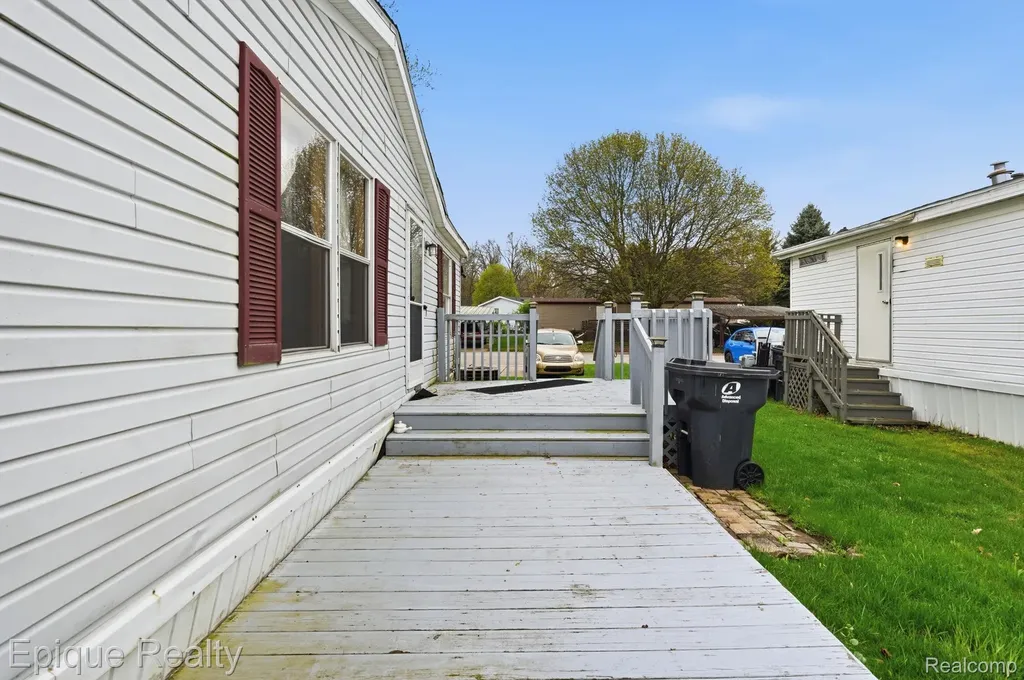 135 Hunters Rill Drive Lapeer City MI 48446