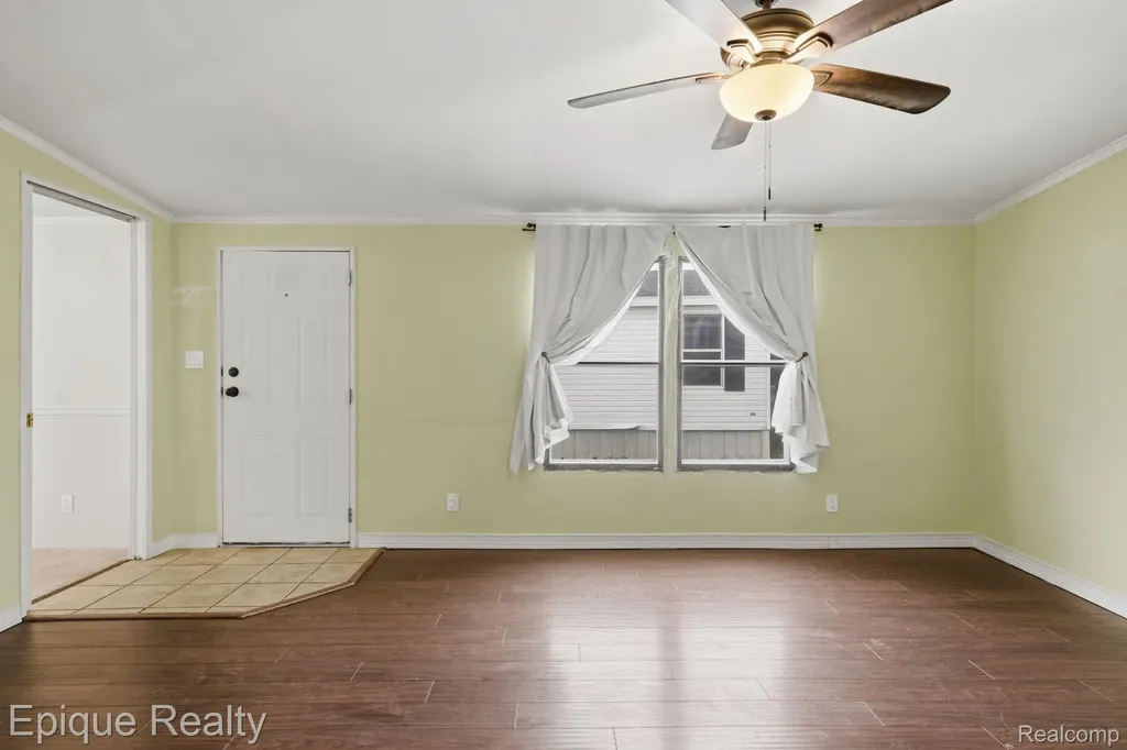 135 Hunters Rill Drive Lapeer City MI 48446