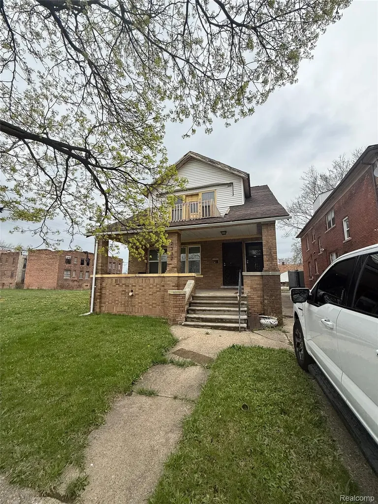 2330 W Buena Vista Street Detroit City MI 48238