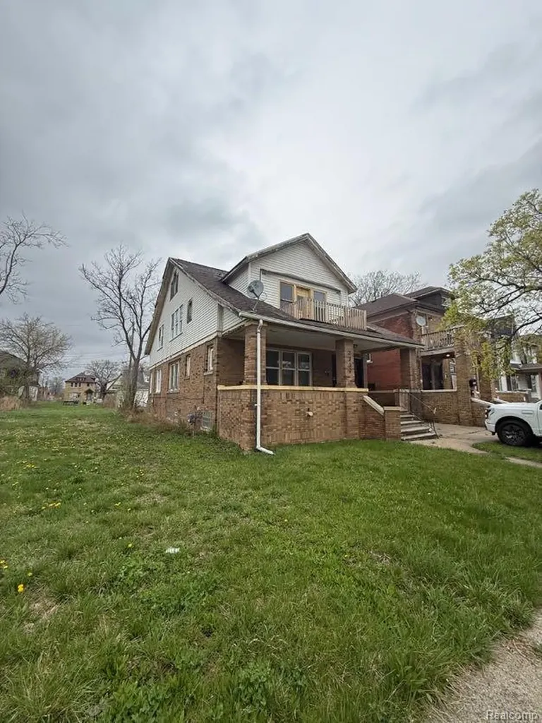 2330 W Buena Vista Street Detroit City MI 48238