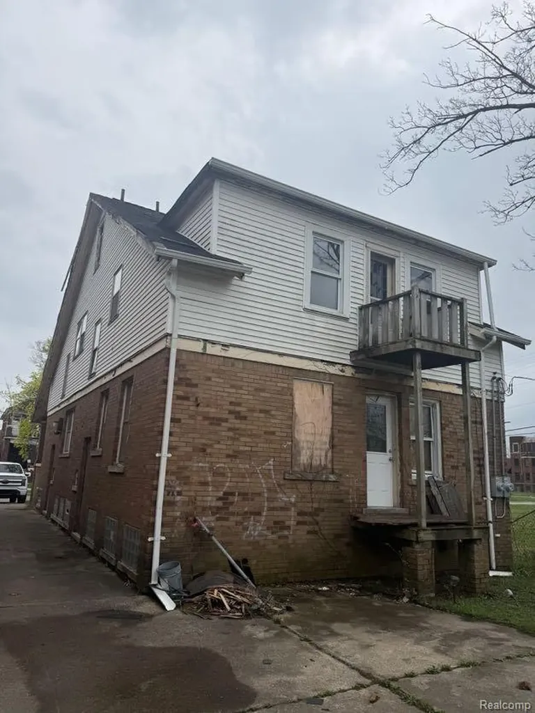 2330 W Buena Vista Street Detroit City MI 48238