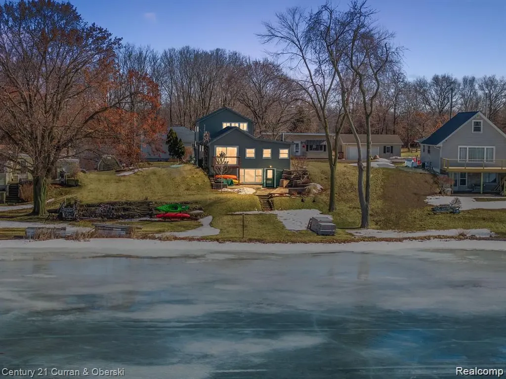 222 Ackerson Lake Drive Jackson City MI 49201
