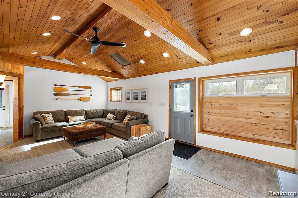 222 Ackerson Lake Drive Jackson City MI 49201