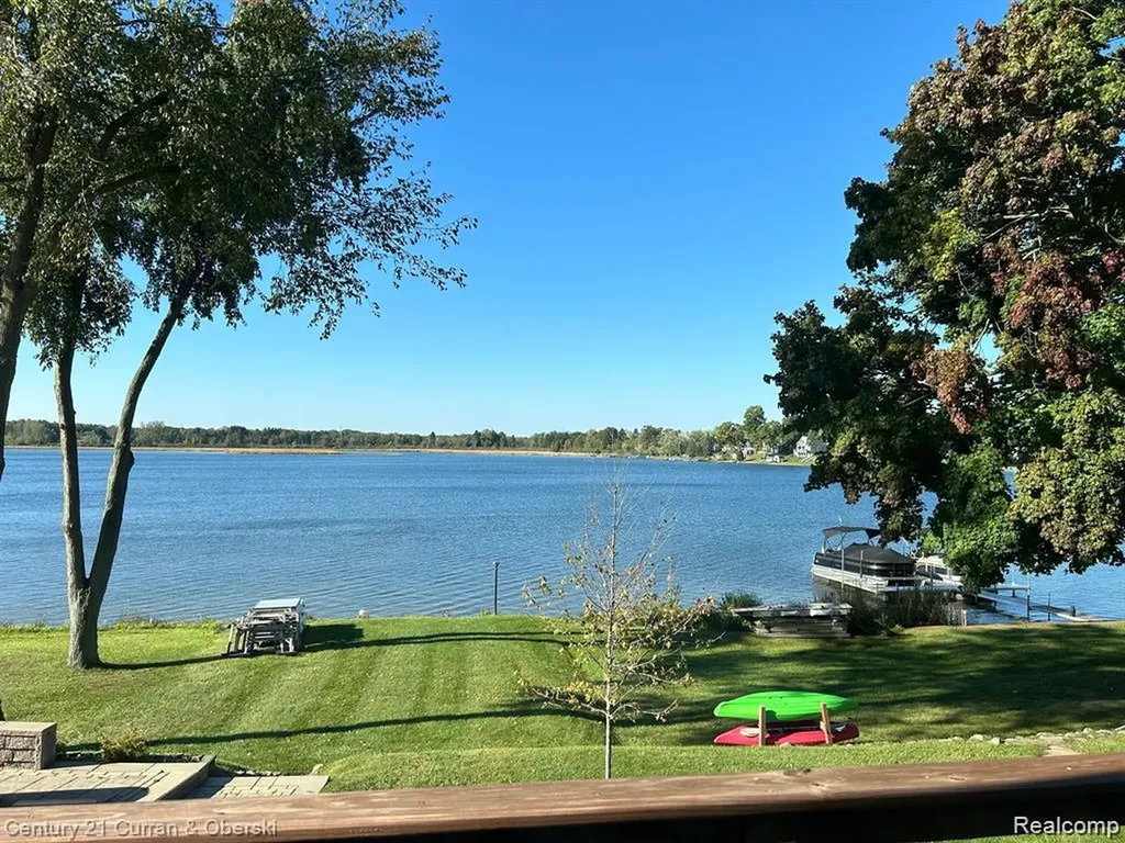 222 Ackerson Lake Drive Jackson City MI 49201