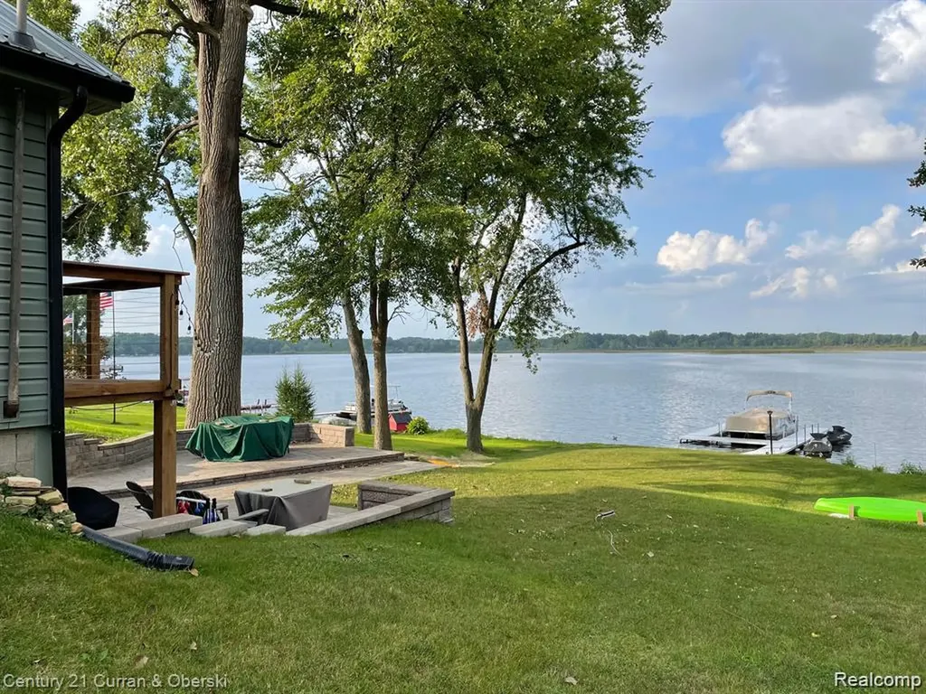 222 Ackerson Lake Drive Jackson City MI 49201