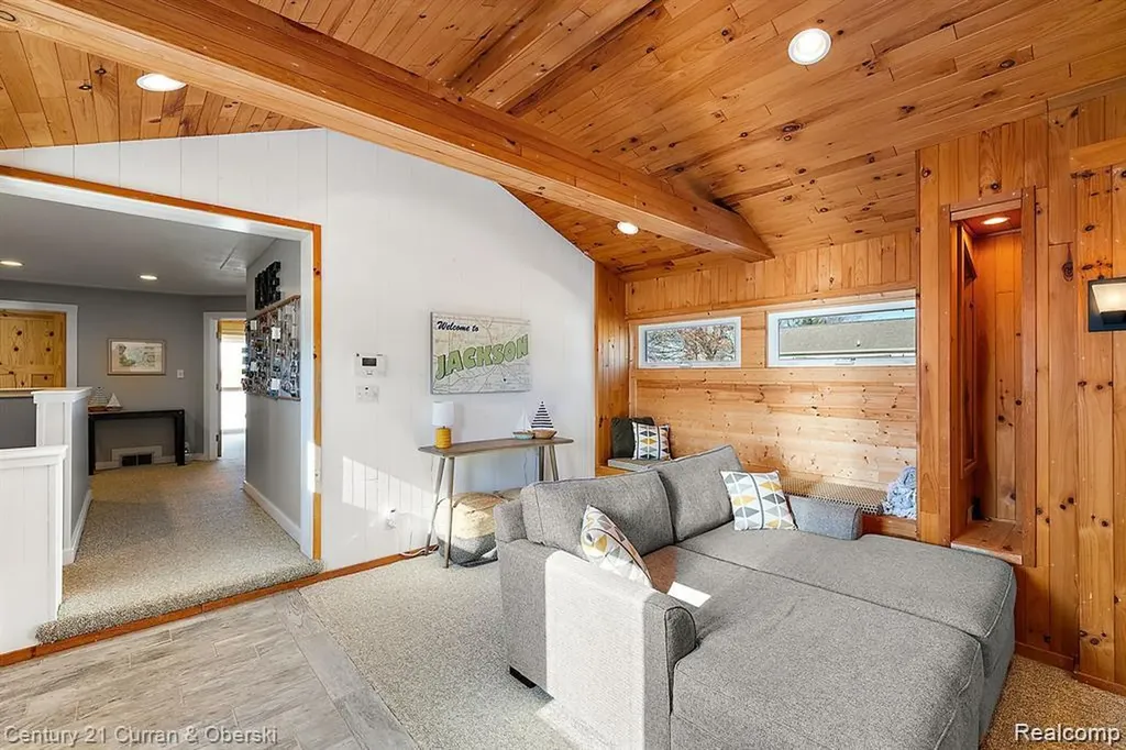 222 Ackerson Lake Drive Jackson City MI 49201