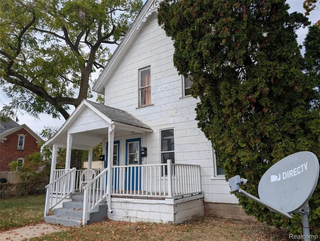 220 W Park Street Lapeer City MI 48446