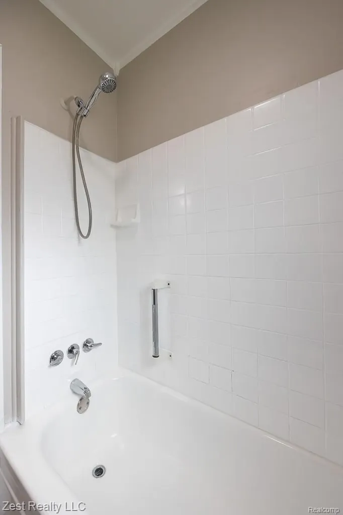 1353 Pagel Avenue Lincoln Park City MI 48146