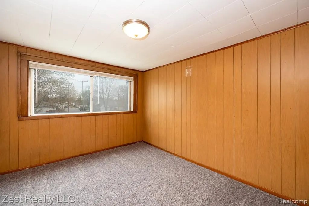 1353 Pagel Avenue Lincoln Park City MI 48146