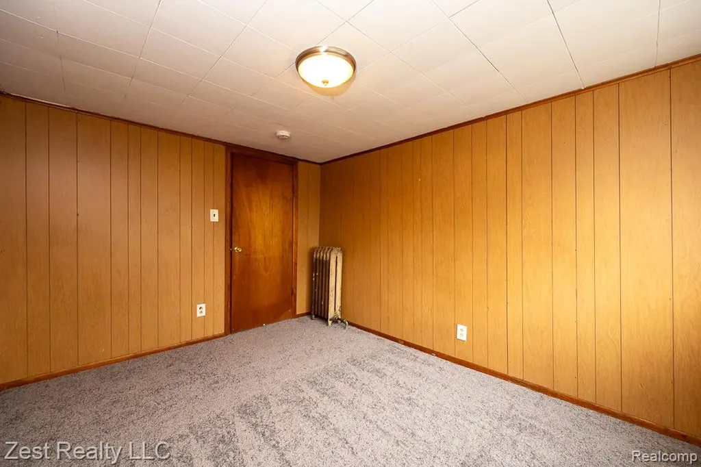 1353 Pagel Avenue Lincoln Park City MI 48146