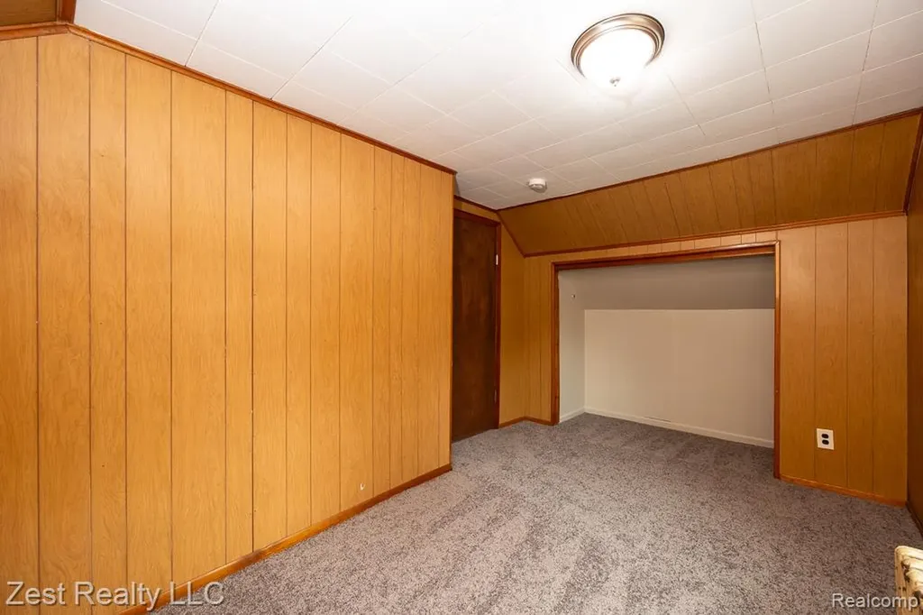 1353 Pagel Avenue Lincoln Park City MI 48146