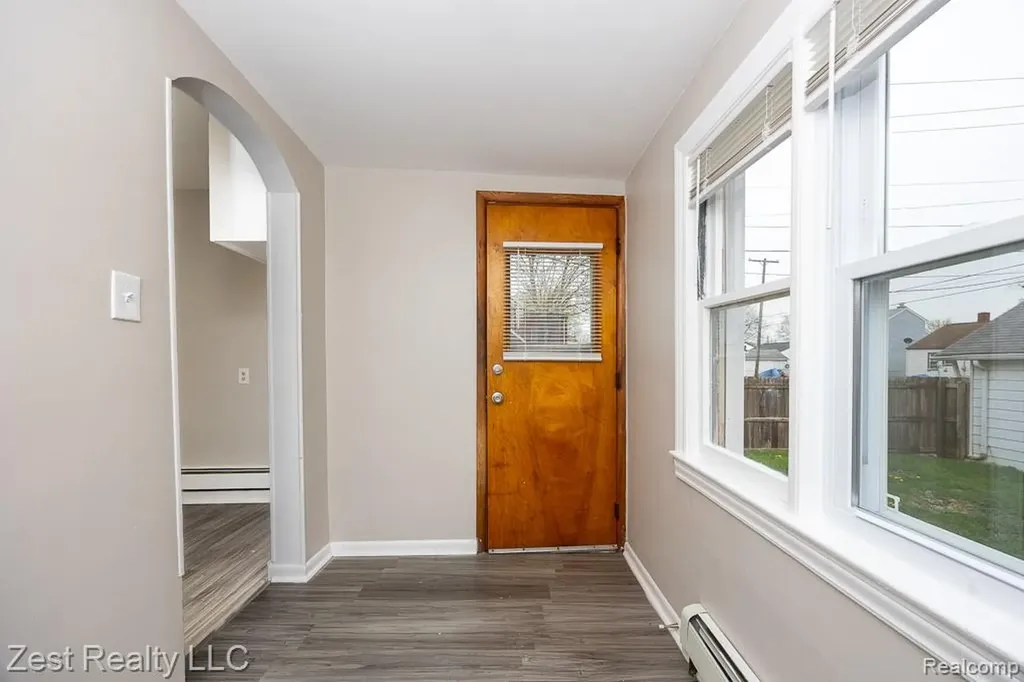 1353 Pagel Avenue Lincoln Park City MI 48146