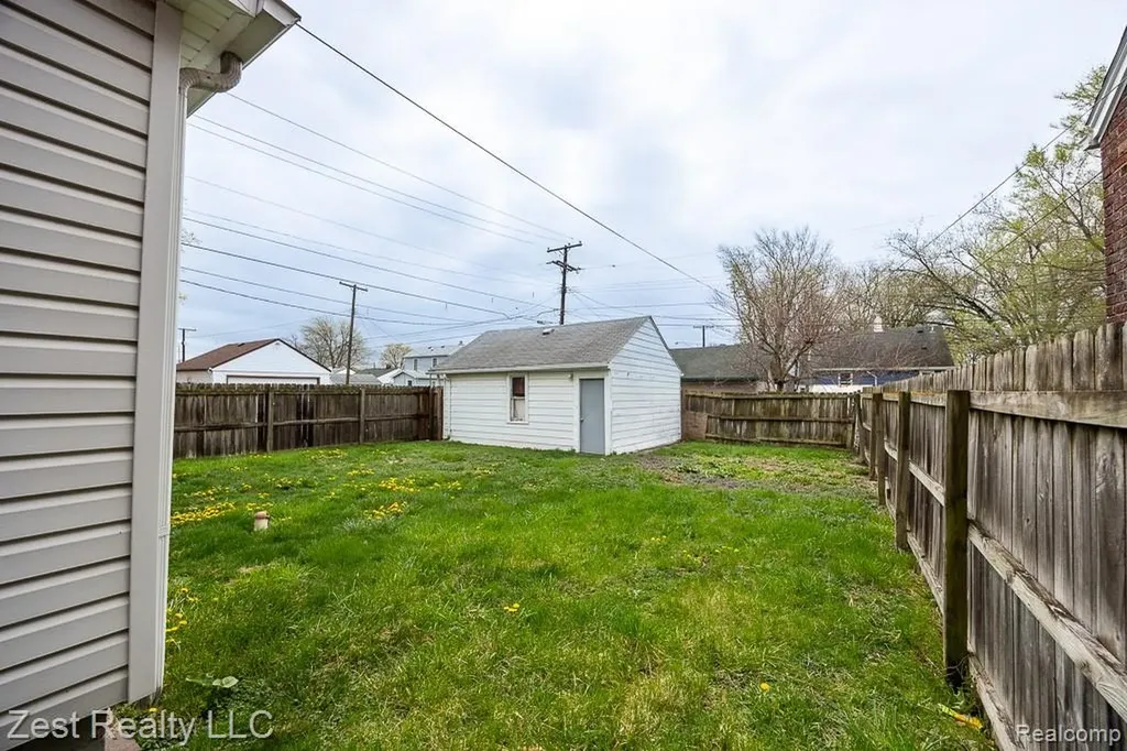 1353 Pagel Avenue Lincoln Park City MI 48146