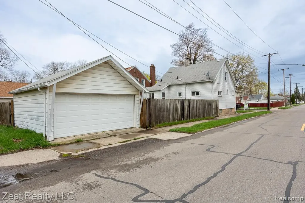 1353 Pagel Avenue Lincoln Park City MI 48146