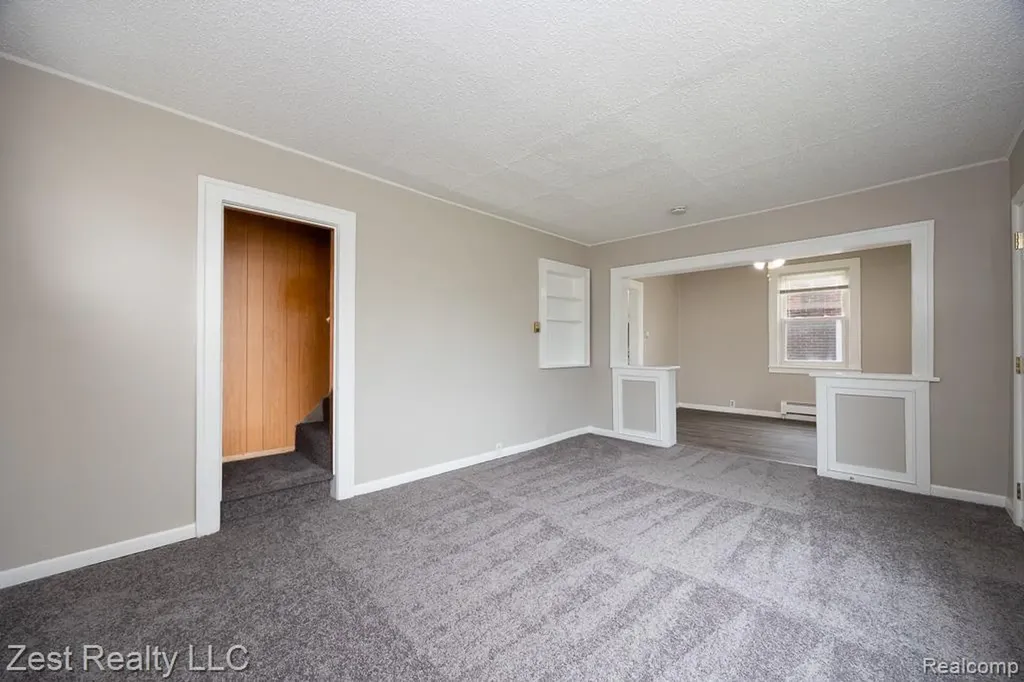 1353 Pagel Avenue Lincoln Park City MI 48146