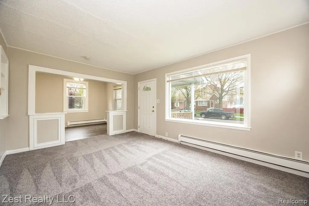 1353 Pagel Avenue Lincoln Park City MI 48146