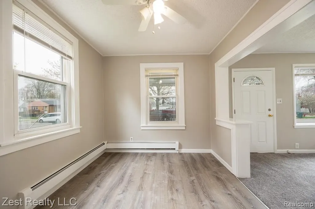 1353 Pagel Avenue Lincoln Park City MI 48146