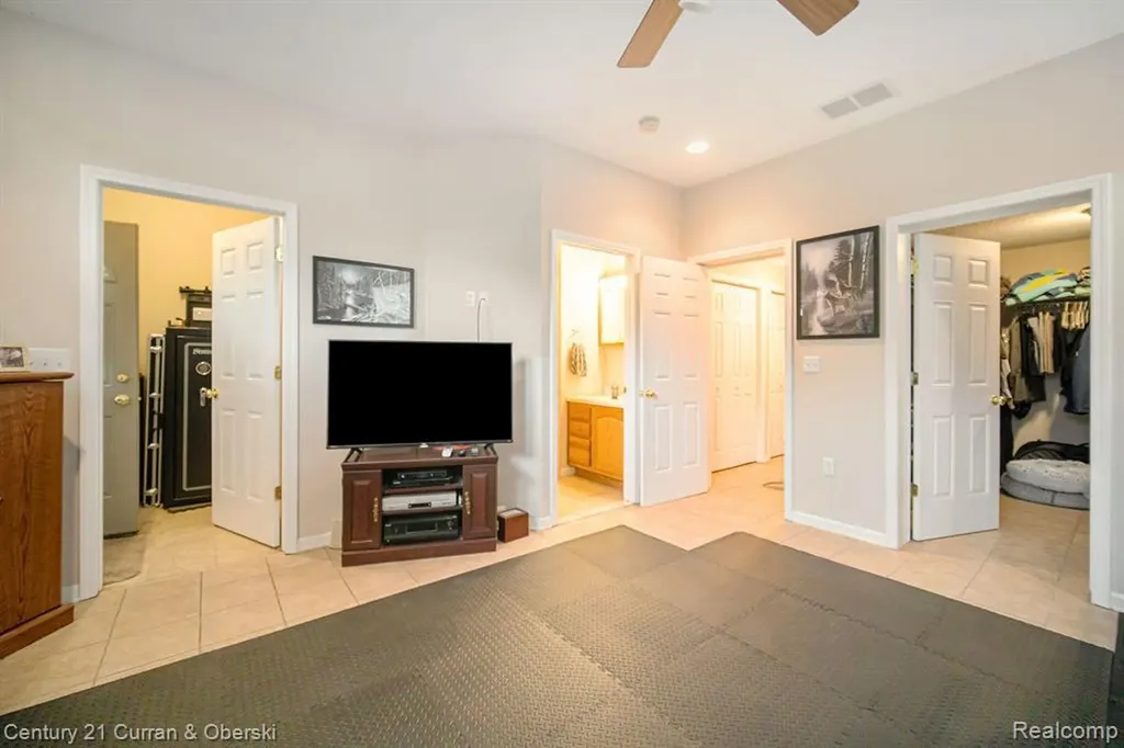 504 Olcott Lake Drive Napoleon Township MI 49201