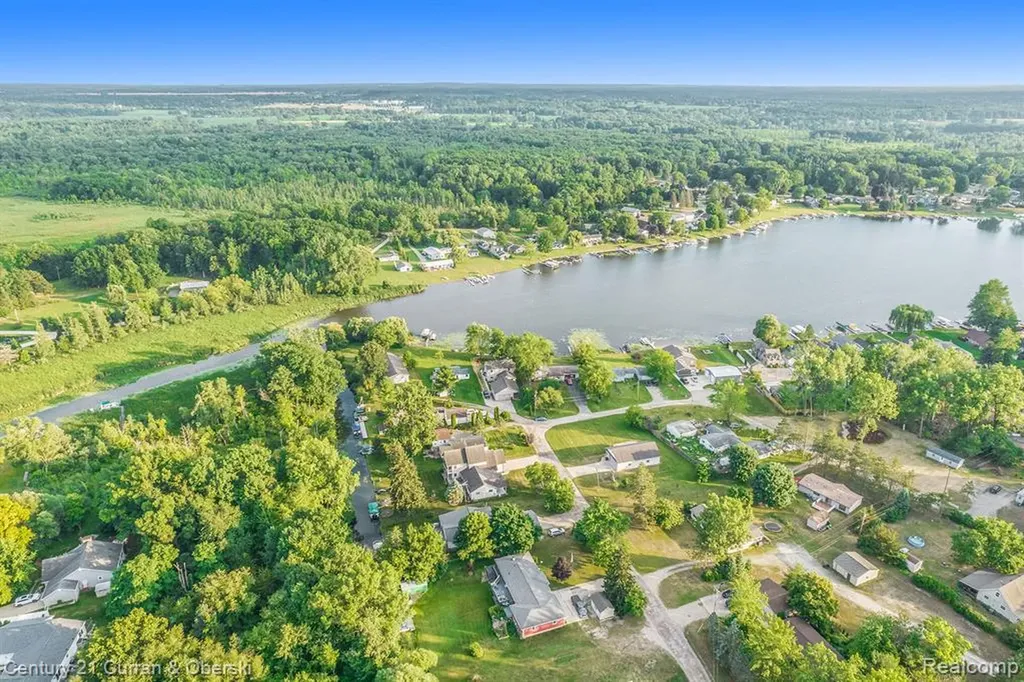 504 Olcott Lake Drive Napoleon Township MI 49201