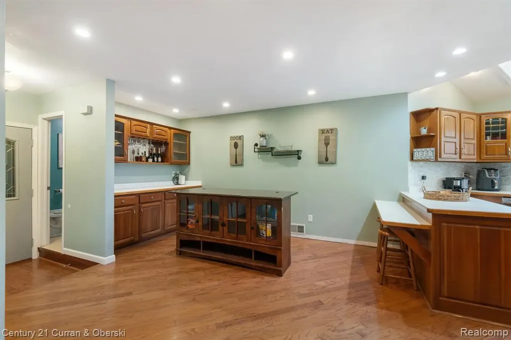 7151 Bayview Road Napoleon Township MI 49201