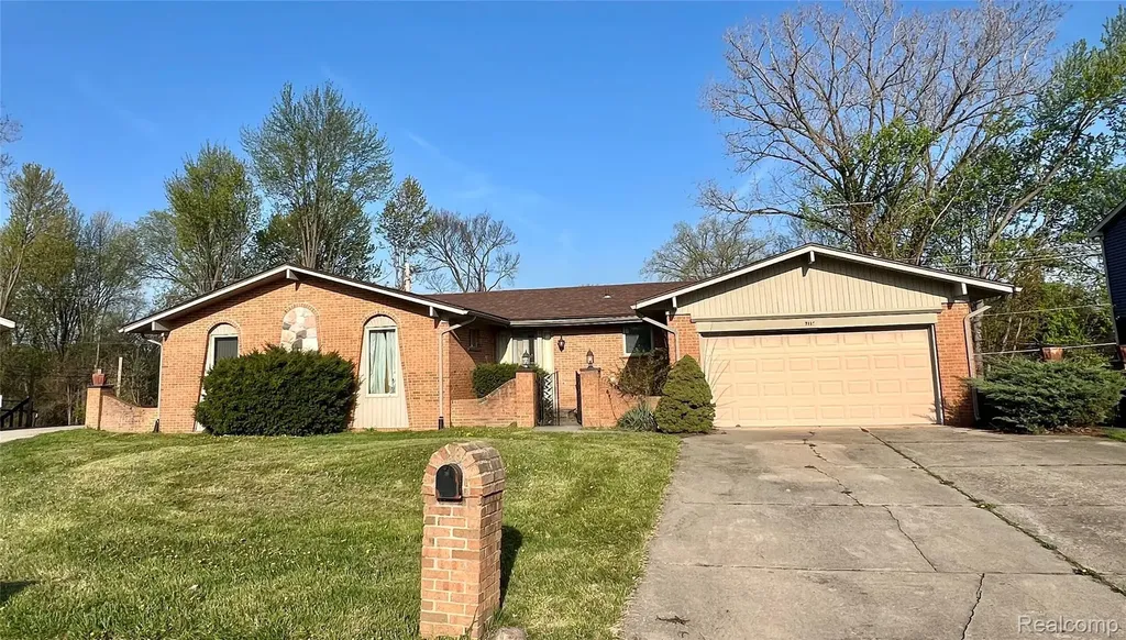 37115 Pocahontas Drive Clinton Charter Township MI 48036