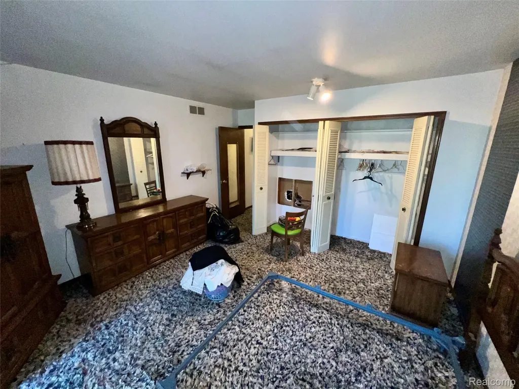 37115 Pocahontas Drive Clinton Charter Township MI 48036