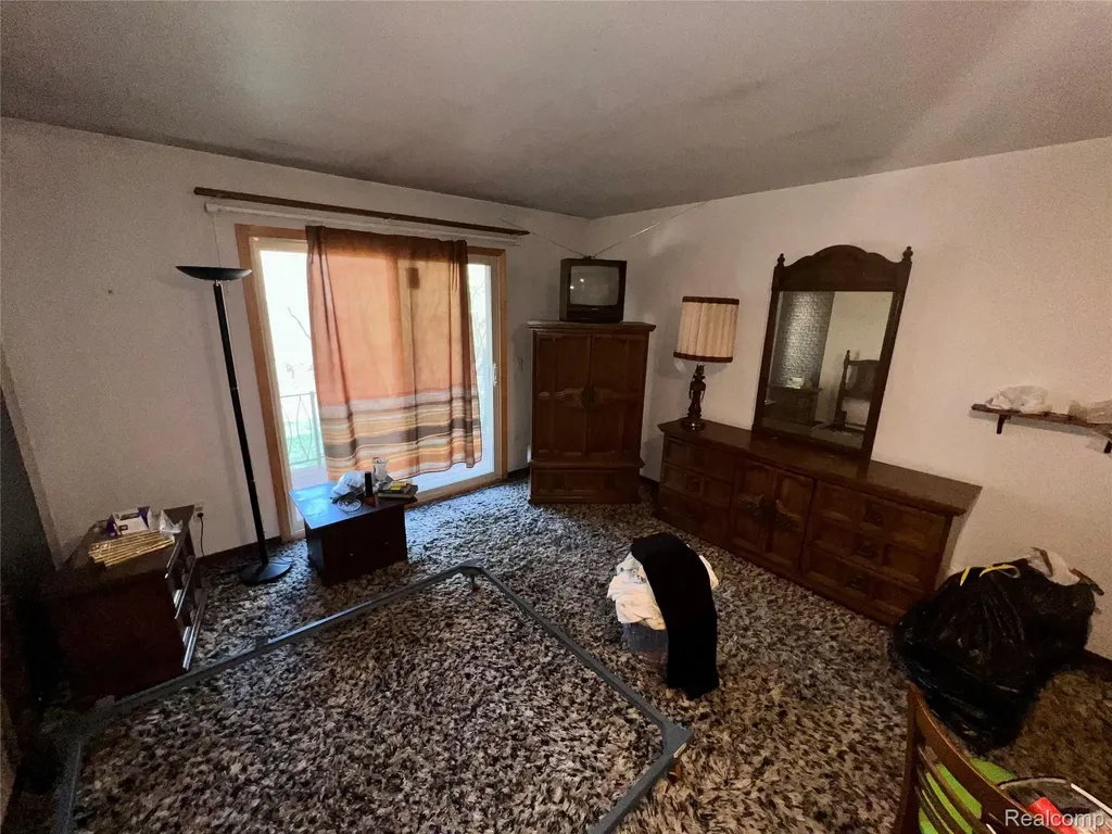 37115 Pocahontas Drive Clinton Charter Township MI 48036